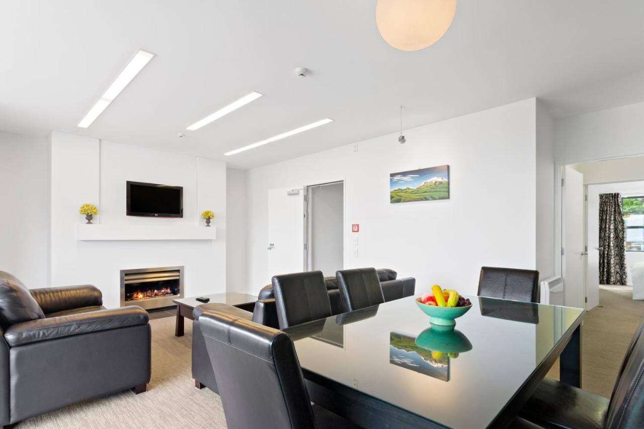 Stunning 2 Bedroom Apartment With Balcony! Queenstown Buitenkant foto