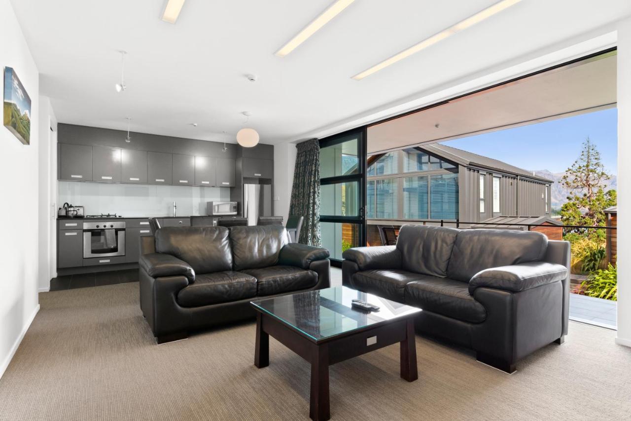 Stunning 2 Bedroom Apartment With Balcony! Queenstown Buitenkant foto