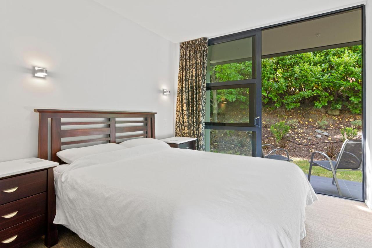 Stunning 2 Bedroom Apartment With Balcony! Queenstown Buitenkant foto
